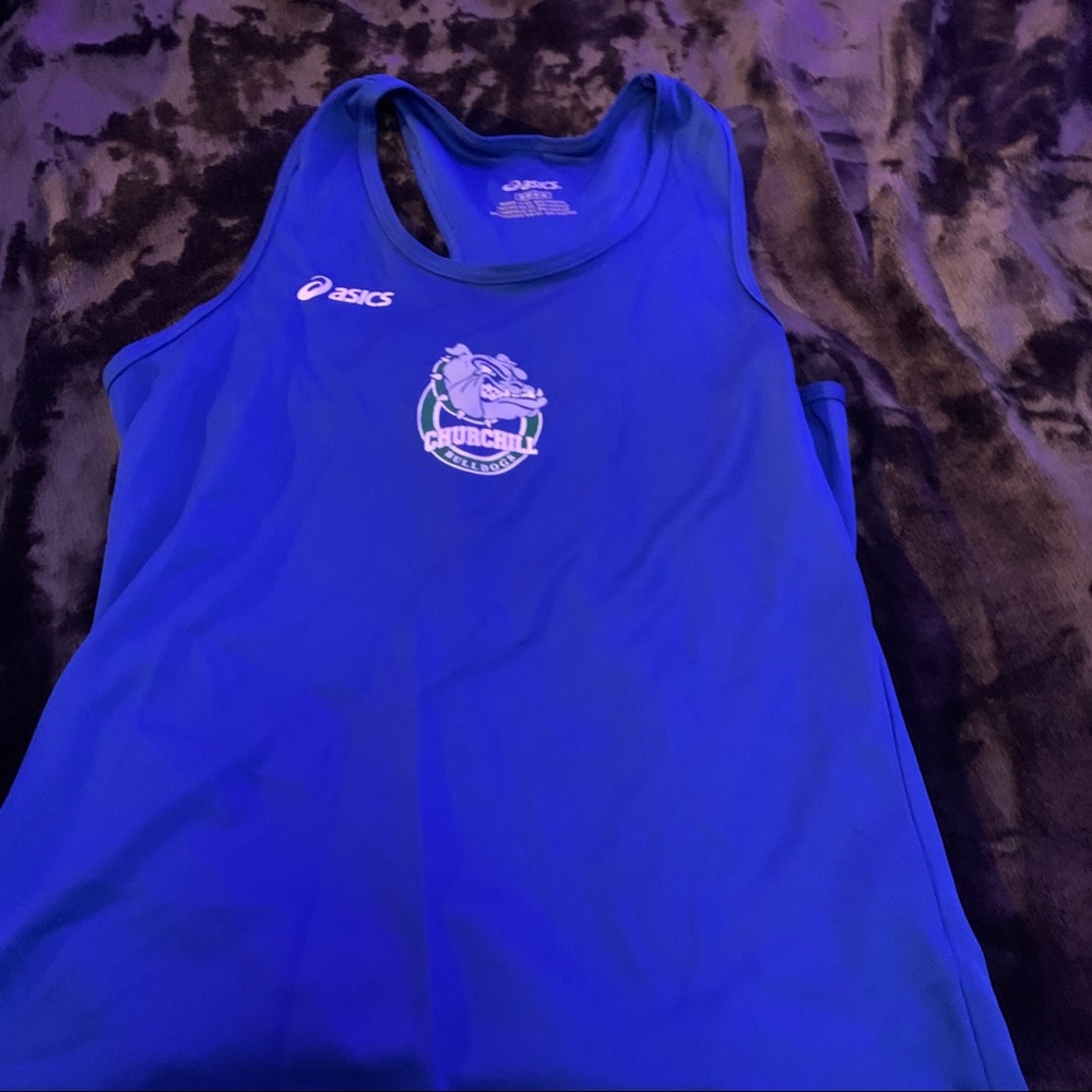Athletic shirt